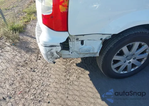 2015 Chrysler Town & Country Touring from USA, damaged, VIN 2C4RC1BG8FR618342